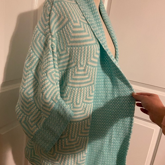 2-4-1 Francesca's Cardigans GREAT DEAL - Picture 10 of 14